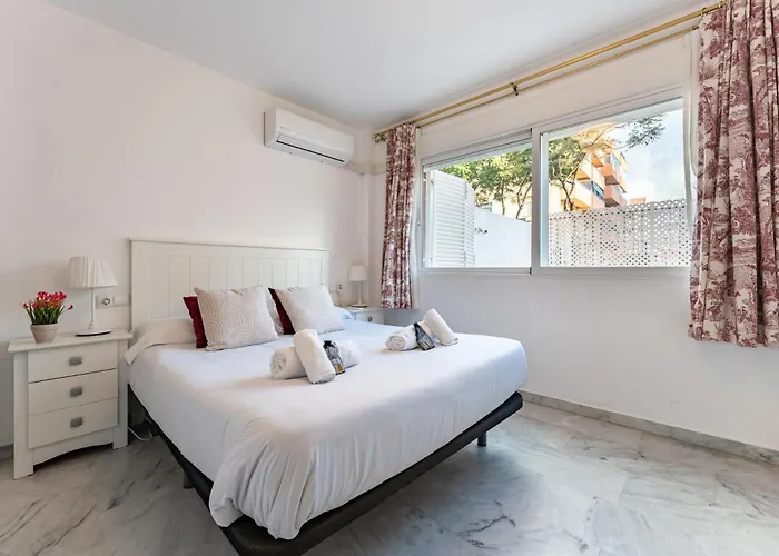 Malagasuite Terrace & Parking شقة فوينخيرولا